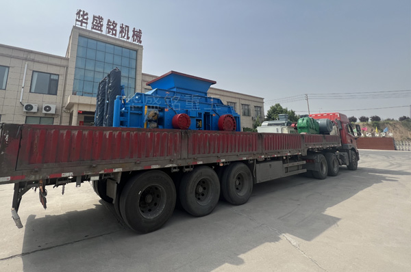 2PGY1212對(dui)輥破(po)碎機髮徃(wang)雲(yun)南(nan)玉(yu)谿(xi)
