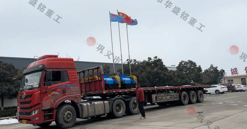 華盛(sheng)銘(ming)的(de)齒(chi)輥(gun)破碎機處理石英(ying)石砂(sha)率如(ru)何？
