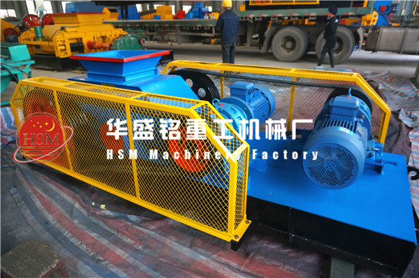 對輥(gun)式(shi)破(po)碎(sui)機(ji)圖片