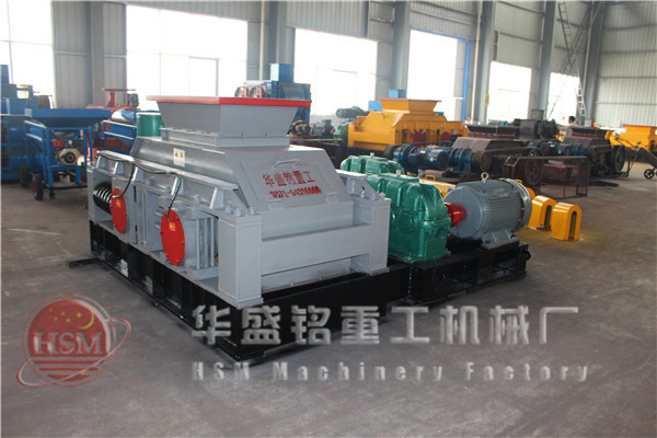 對輥(gun)式(shi)破(po)碎(sui)機(ji)圖(tu)片(pian)