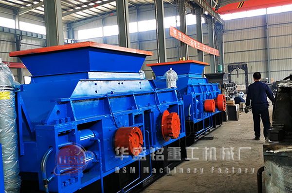 對(dui)輥破(po)碎(sui)機(ji)現(xian)場(chang)圖