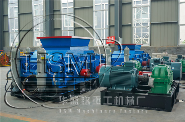 對(dui)輥(gun)破碎(sui)機圖(tu)片(pian)