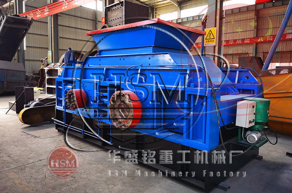 對輥(gun)破(po)碎機圖(tu)片