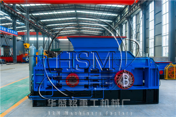 雙齒輥(gun)破碎(sui)機(ji)圖片